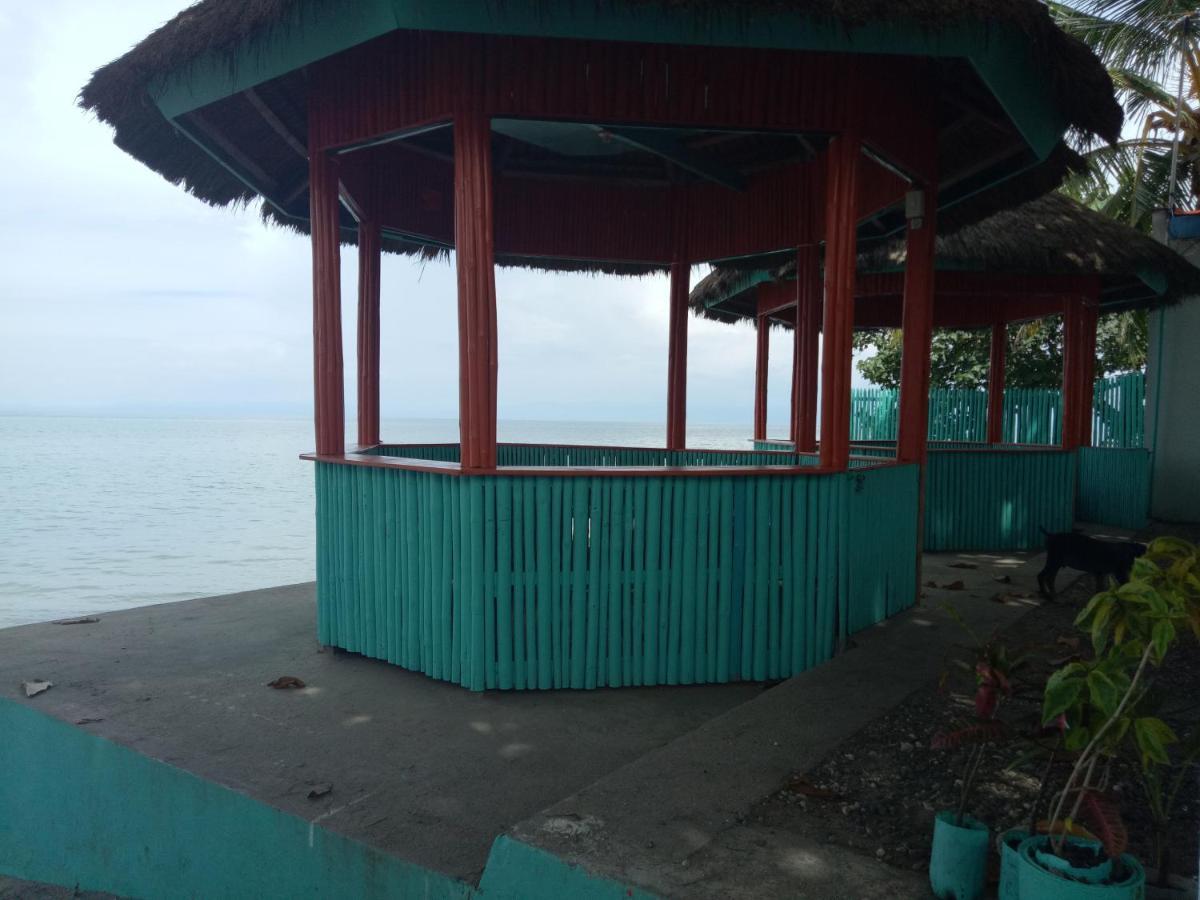 Smallfry'S Beach Resort Calatrava  Ngoại thất bức ảnh